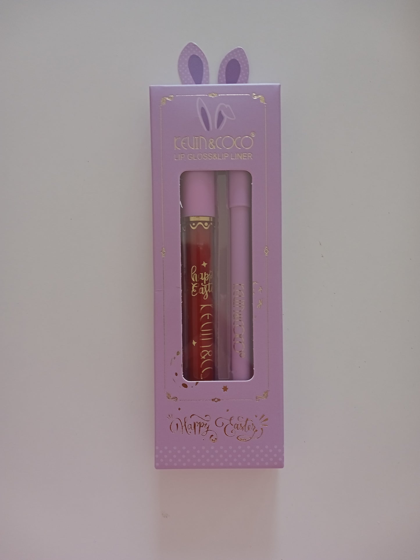Lip gloss avec son crayon à lèvres
