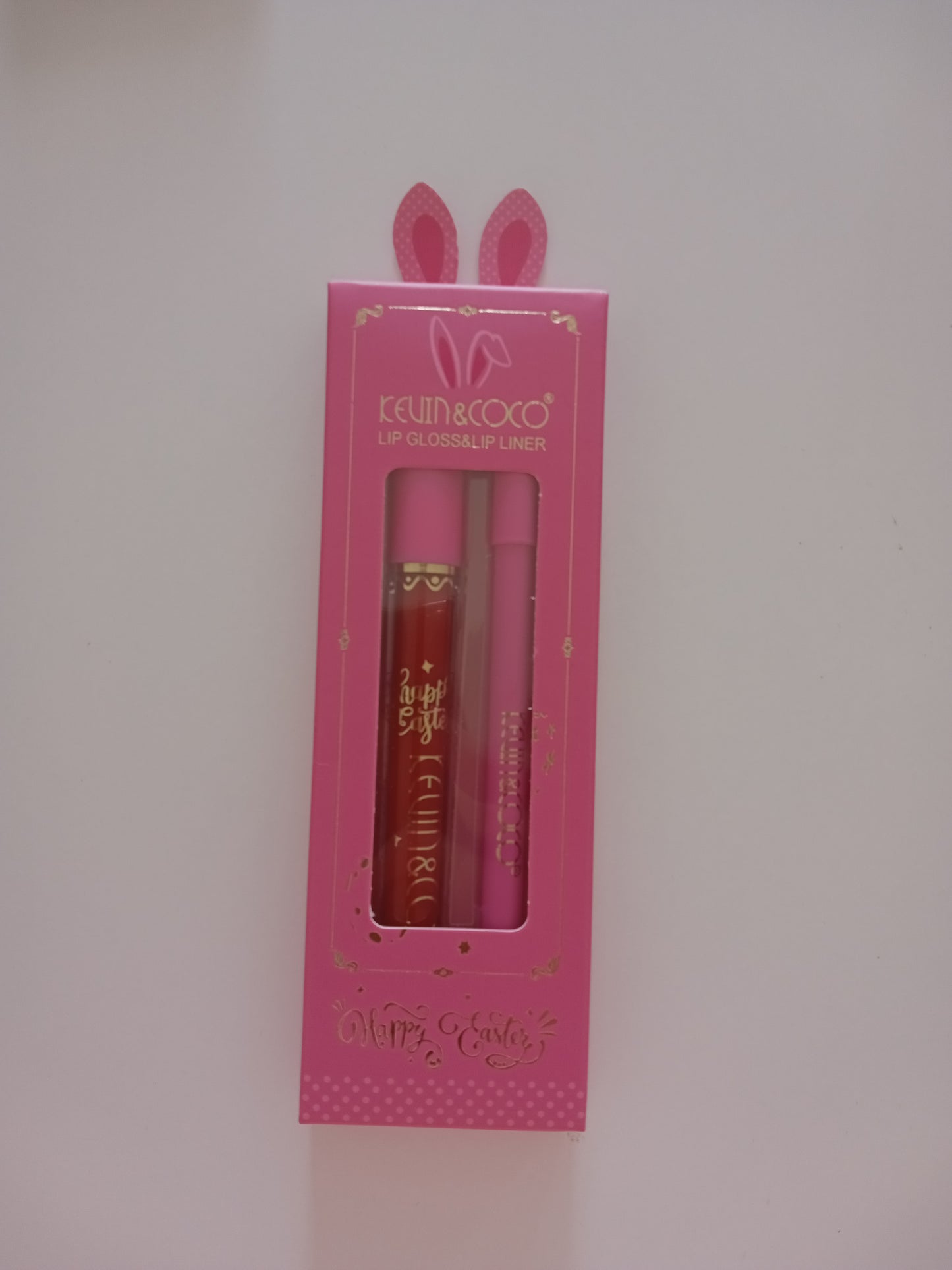 Lip gloss avec son crayon à lèvres